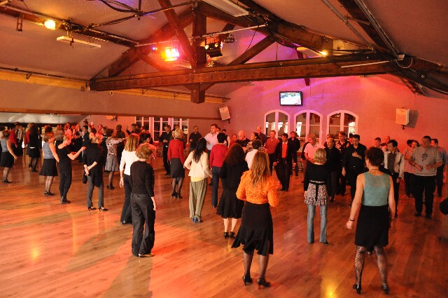 min 2009 11 29 station danse 083